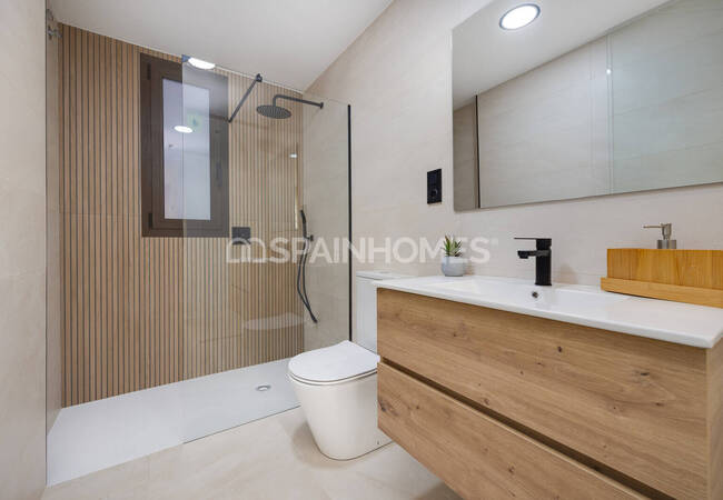 Los Alcázares'te Denize Yakın Şık Tasarımlı Golf Daireleri 30