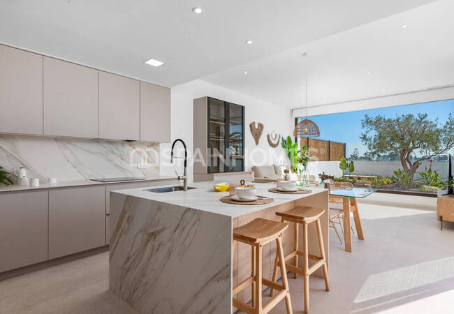 Detached 3-bedroom Houses with Pools in Los Alcazares Murcia 6