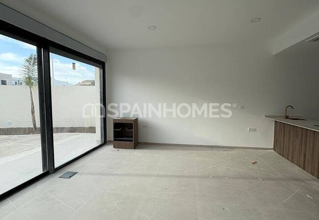 Elegant Villa for Sale Near San Pedro Del Pinatar Beaches 12