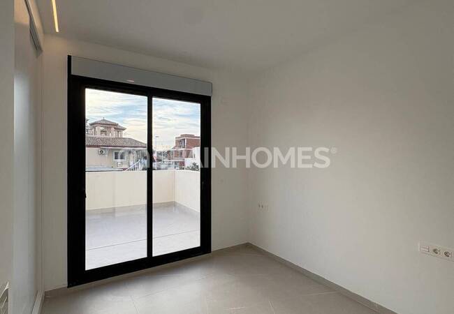 Elegant Villa for Sale Near San Pedro Del Pinatar Beaches 18