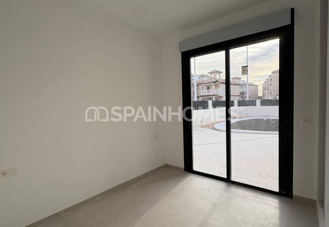 Elegant Villa for Sale Near San Pedro Del Pinatar Beaches 16