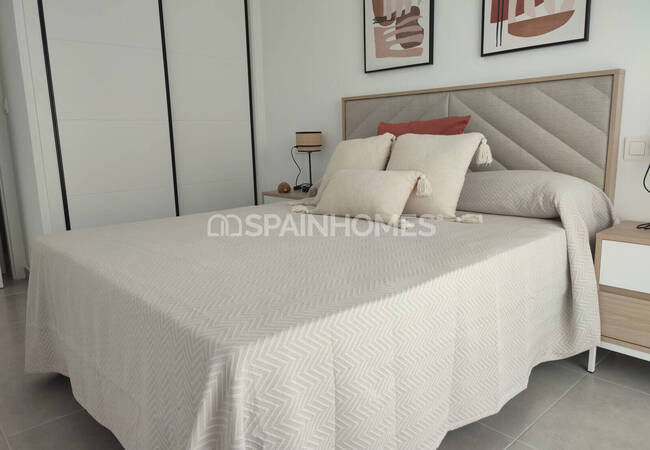 منازل من 3 غرف نوم مع مسابح ومقصورات تشمس اصطناعي في بالسيكاس 11