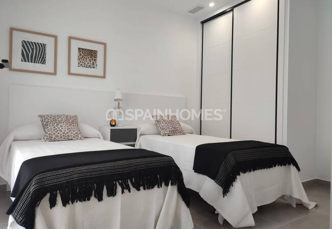 منازل من 3 غرف نوم مع مسابح ومقصورات تشمس اصطناعي في بالسيكاس 12