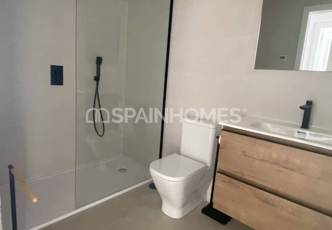 Flat with a Garden Near the Beach in San Pedro 18