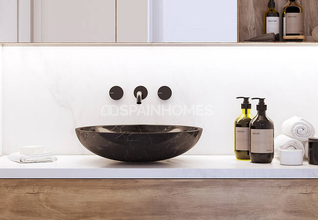 Marbella’da Özel Yüzme Havuzlu ve Bahçeli Lüks Villalar 20