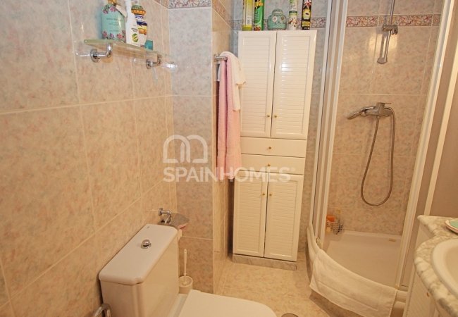 Beachfront Apartment in a Great Location in Torremolinos 23