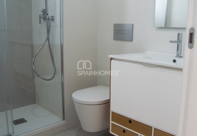 Alicante’de Ayrıcalıklı Konumda Denize Sıfır Lüks Daireler 16