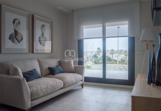 Alicante’de Ayrıcalıklı Konumda Denize Sıfır Lüks Daireler 4