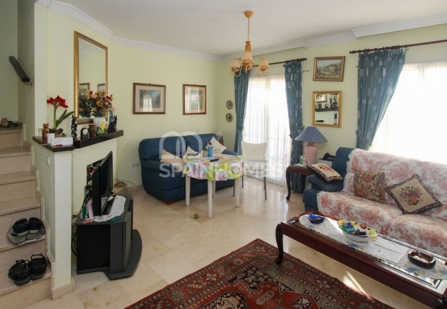 Benalmadena'da Uygun Fiyatlı 3 Katlı Yarı Müstakil Ev 9