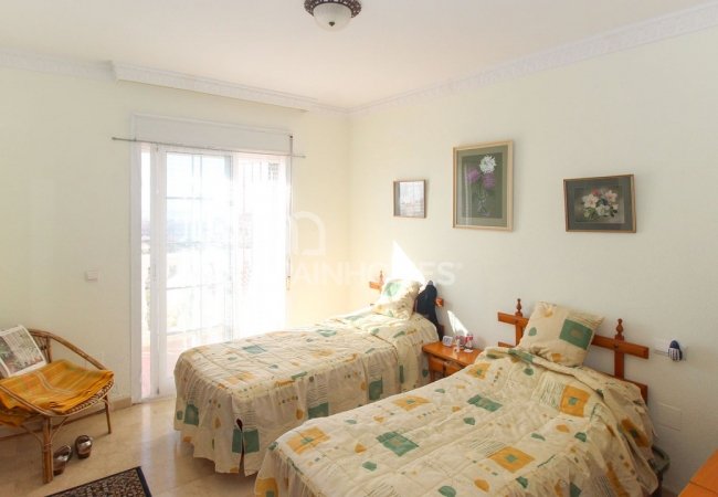 Benalmadena'da Uygun Fiyatlı 3 Katlı Yarı Müstakil Ev 18