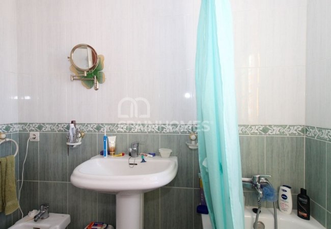 Benalmadena'da Uygun Fiyatlı 3 Katlı Yarı Müstakil Ev 26