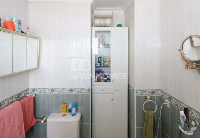 Benalmadena'da Uygun Fiyatlı 3 Katlı Yarı Müstakil Ev 27