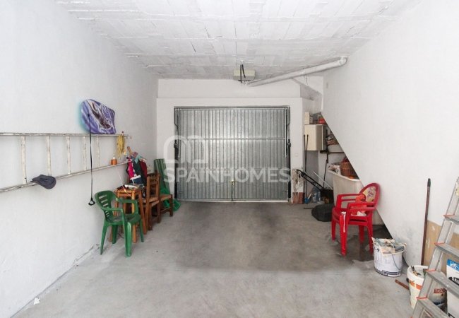 Benalmadena'da Uygun Fiyatlı 3 Katlı Yarı Müstakil Ev 35