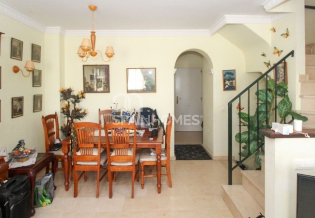 Benalmadena'da Uygun Fiyatlı 3 Katlı Yarı Müstakil Ev 11