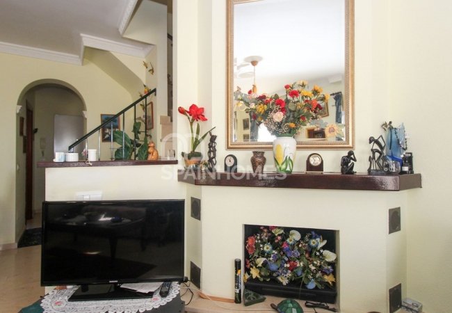 Benalmadena'da Uygun Fiyatlı 3 Katlı Yarı Müstakil Ev 13