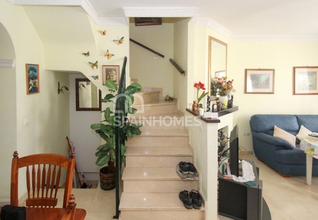 Benalmadena'da Uygun Fiyatlı 3 Katlı Yarı Müstakil Ev 14