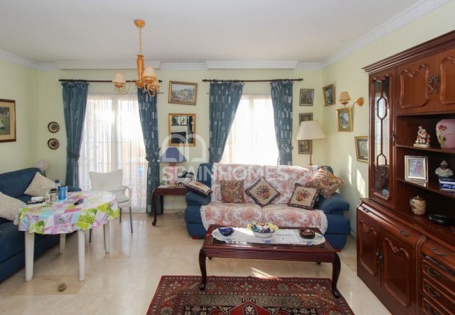 Benalmadena'da Uygun Fiyatlı 3 Katlı Yarı Müstakil Ev 8