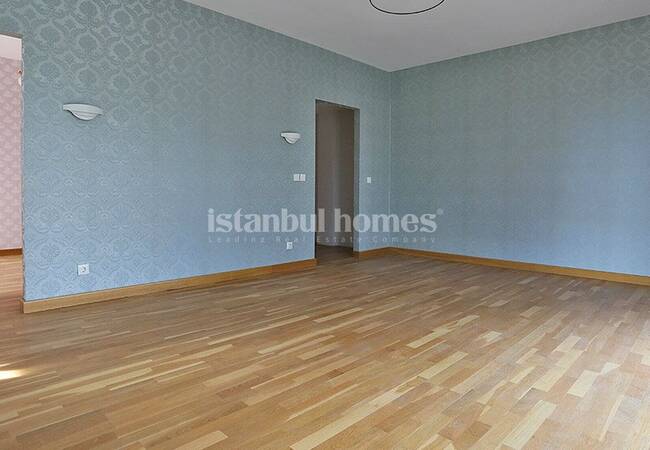 Uniquely Designed Beylikduzu Houses Next to the Marina 31