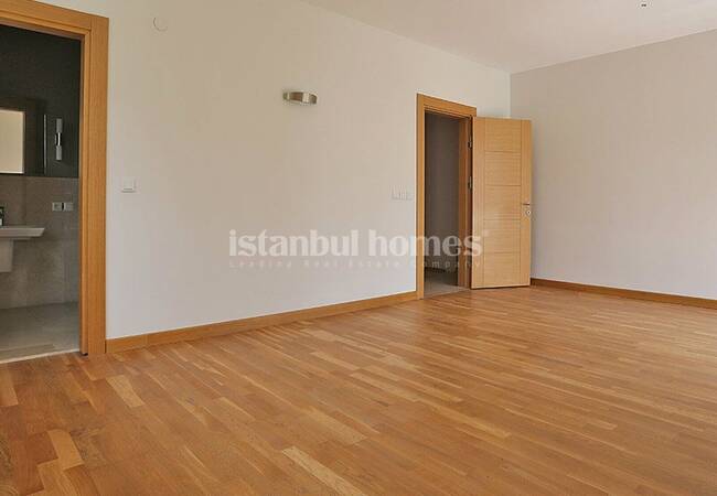 Uniquely Designed Beylikduzu Houses Next to the Marina 27