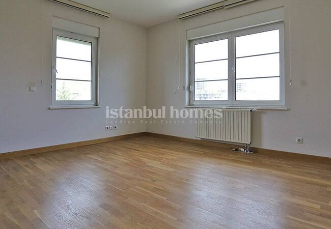 Uniquely Designed Beylikduzu Houses Next to the Marina 29