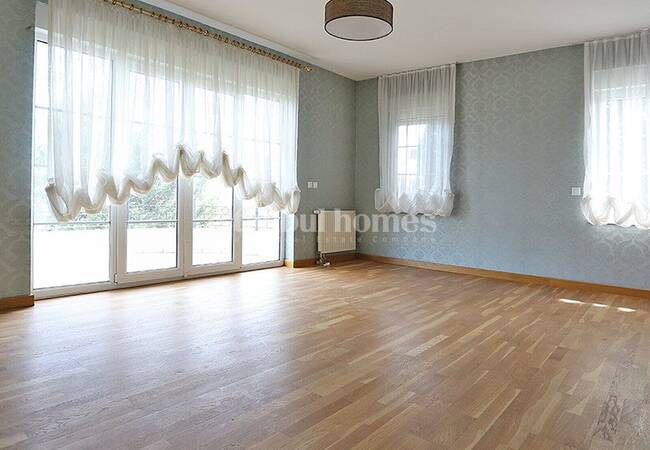 Uniquely Designed Beylikduzu Houses Next to the Marina 32