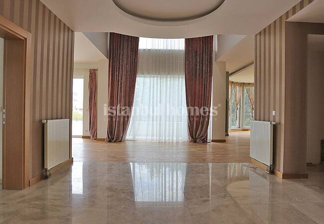 Uniquely Designed Beylikduzu Houses Next to the Marina 35