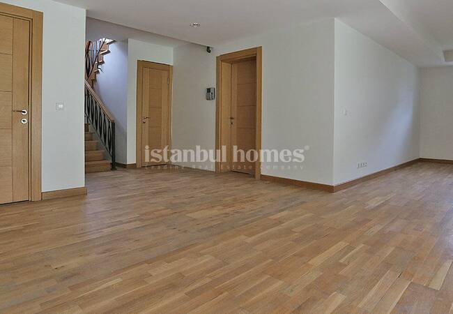 Uniquely Designed Beylikduzu Houses Next to the Marina 37