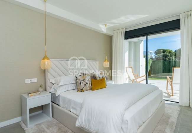 Marbella'da Özel Havuzlu ve Teraslı Lüks Evler 22