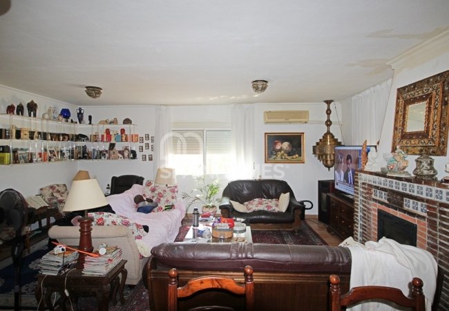 Private Country House Close to Amenities in Malaga