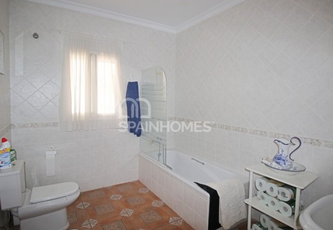 Private Country House Close to Amenities in Malaga