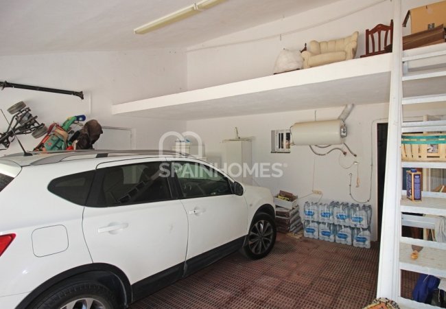 Private Country House Close to Amenities in Malaga