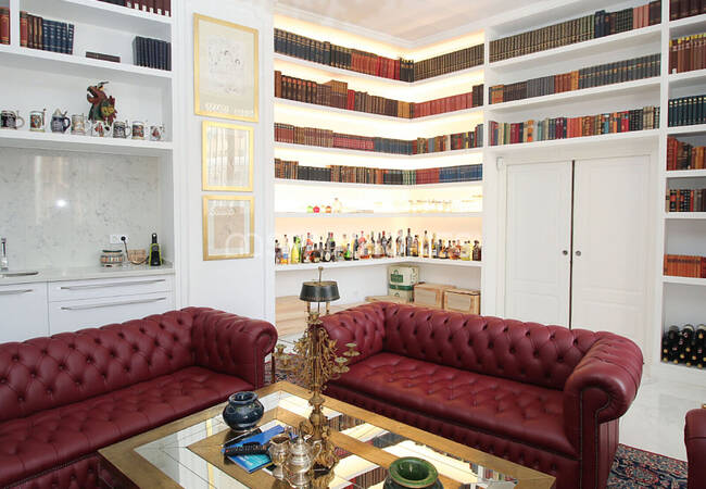 Unique Building Near the Important Points in Málaga 4