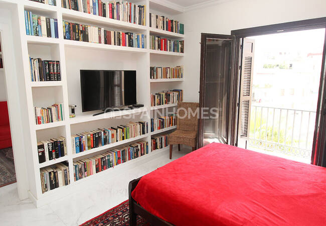 Unique Building Near the Important Points in Málaga 13