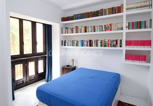 Unique Building Near the Important Points in Málaga 15