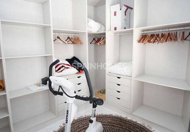 Unique Building Near the Important Points in Málaga 18