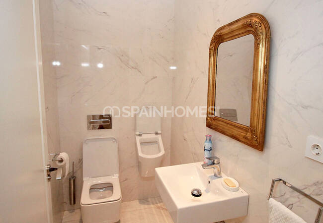 Unique Building Near the Important Points in Málaga 20