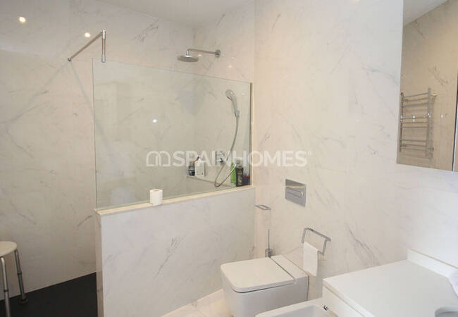 Unique Building Near the Important Points in Málaga 22