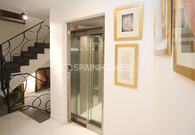 Unique Building Near the Important Points in Málaga 24