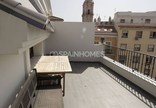 Unique Building Near the Important Points in Málaga 27