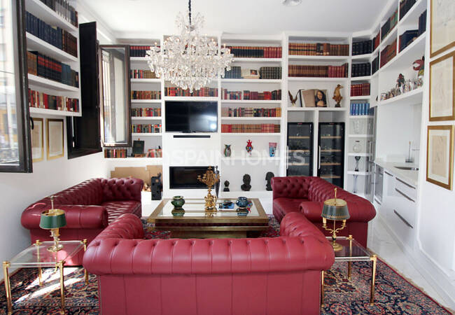 Unique Building Near the Important Points in Málaga 3