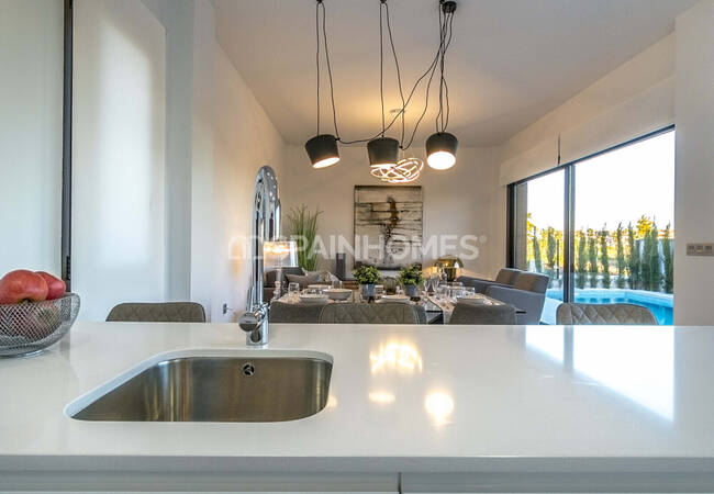 San Javier’de Golf Sahası Manzaralı Ferah Müstakil Villalar 16