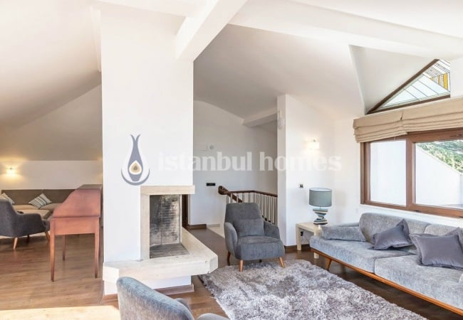 Bosphorus View Villa Near to the Coastline in Istanbul 14