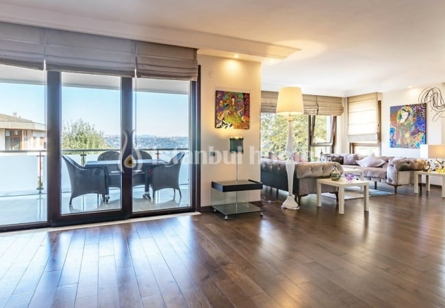 Bosphorus View Villa Near to the Coastline in Istanbul 7