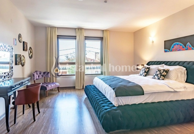 Bosphorus View Villa Near to the Coastline in Istanbul 16