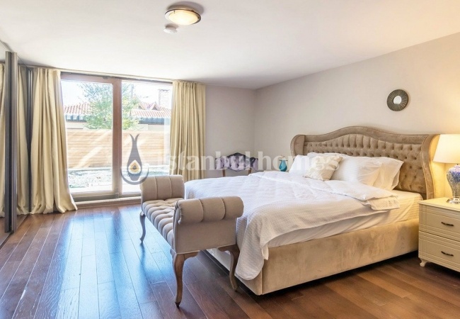 Bosphorus View Villa Near to the Coastline in Istanbul 19