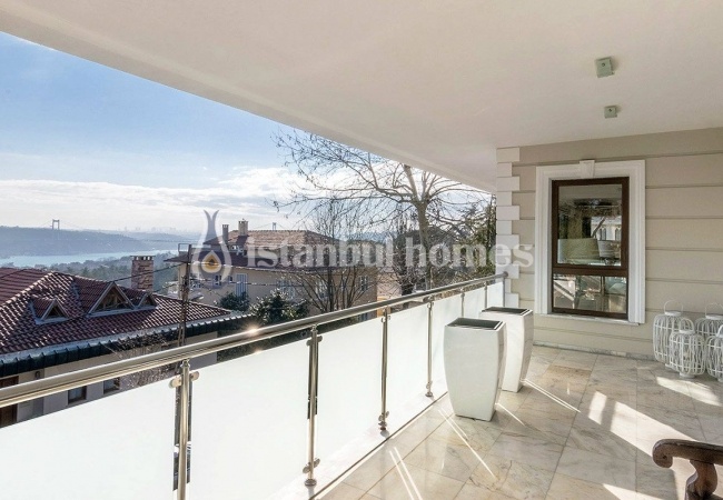 Bosphorus View Villa Near to the Coastline in Istanbul 26