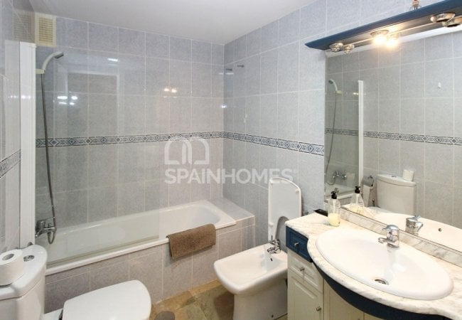 Resale Apartment in the Prime Location of Benalmadena 24