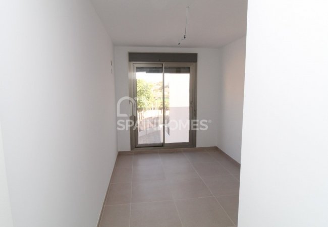 Ready-to-move-in Duplex House Within Walking Distance to the Beach 17