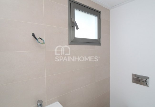 Ready-to-move-in Duplex House Within Walking Distance to the Beach 11