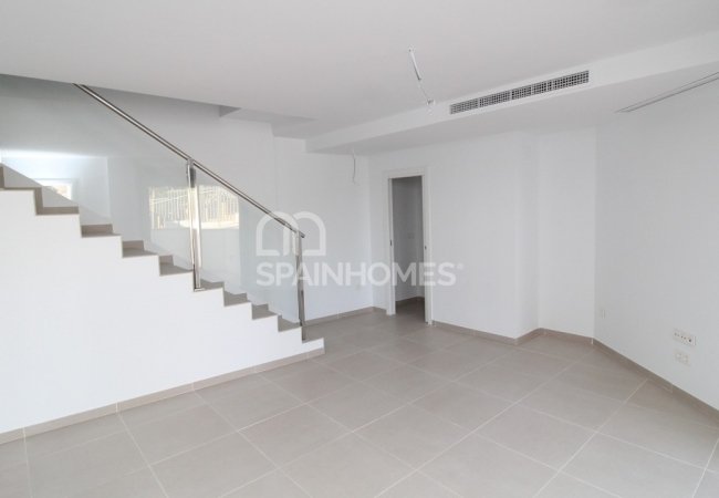 Ready-to-move-in Duplex House Within Walking Distance to the Beach 2